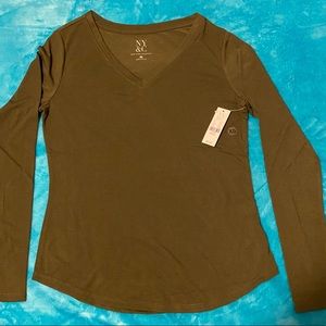 NY&C Long Sleeve V-Neck Blouse Size XS NWT Green